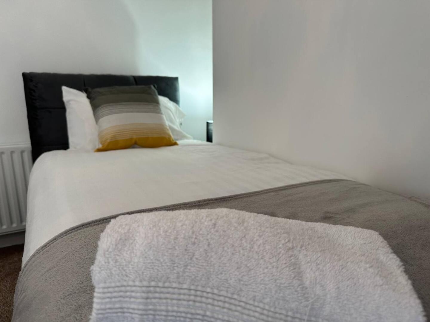 벨파스트 2Br Stylish Ormeau Road House 빌라 외부 사진