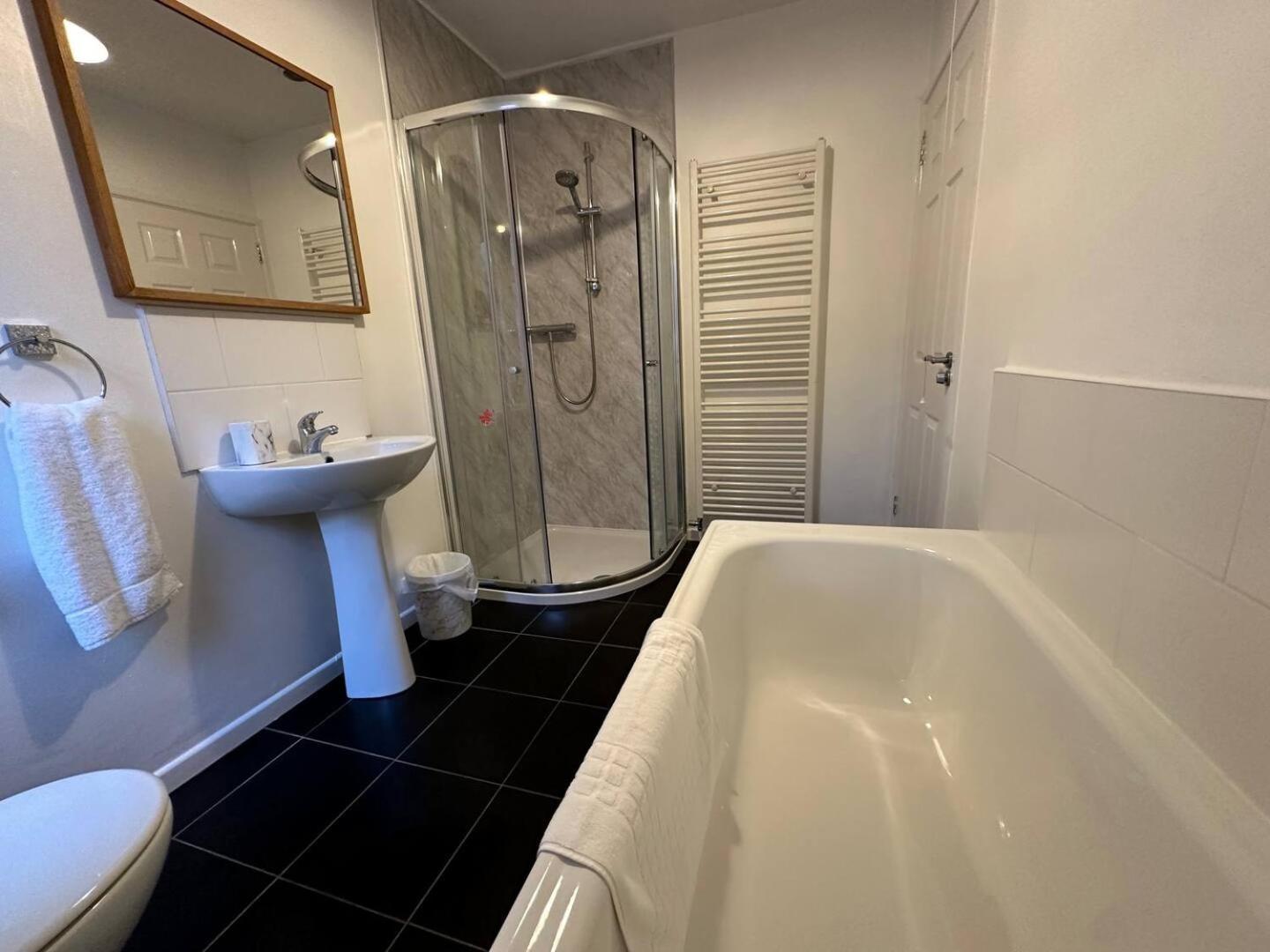 벨파스트 2Br Stylish Ormeau Road House 빌라 외부 사진