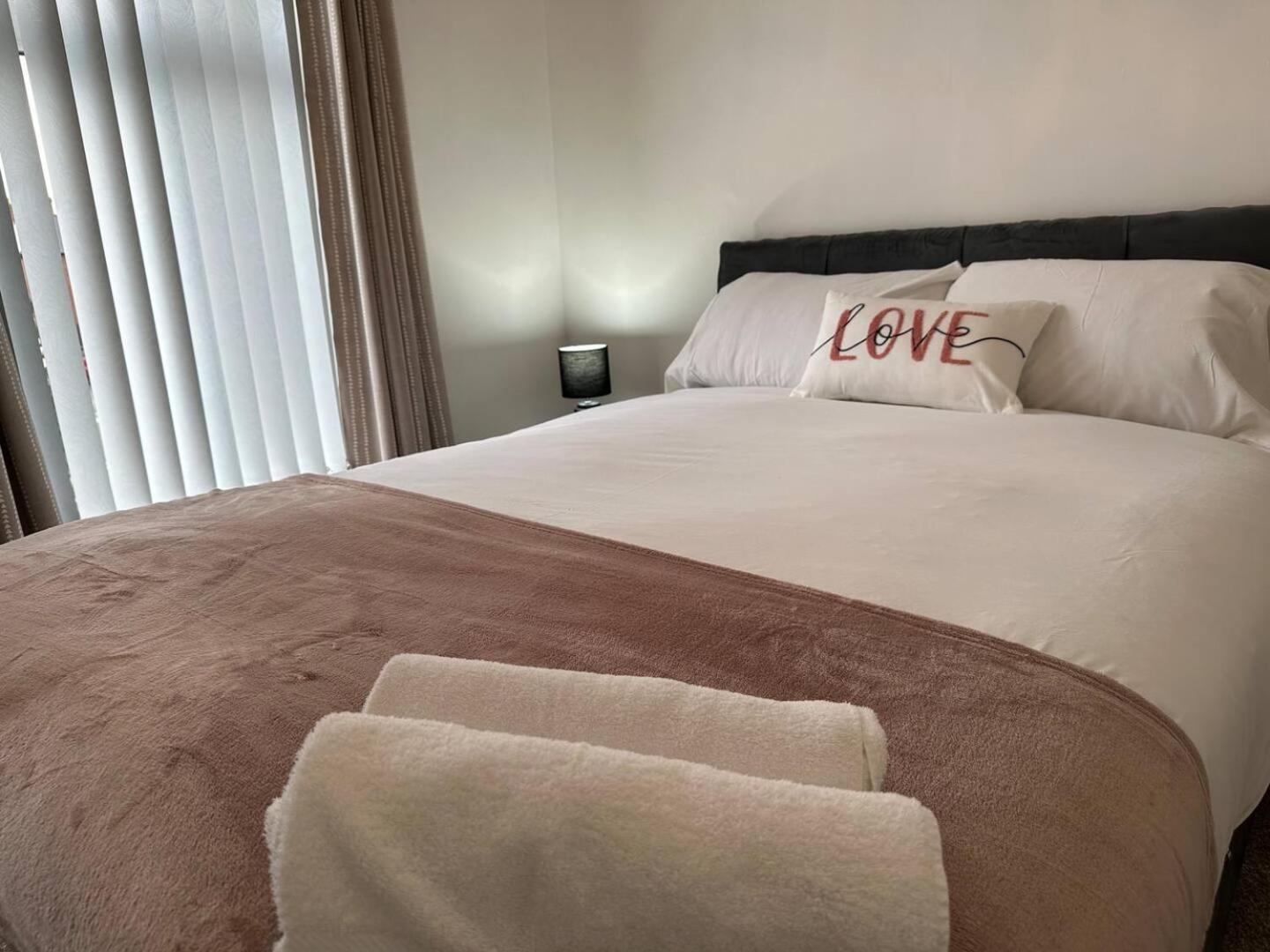 벨파스트 2Br Stylish Ormeau Road House 빌라 외부 사진
